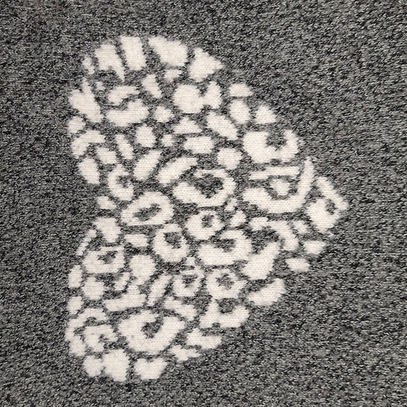 Express Women's Sweater - Picture 2 of 4